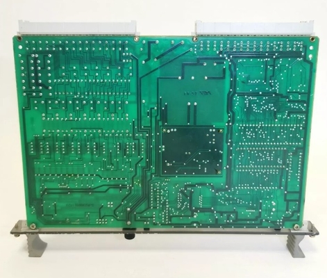ABB 83SR06 GJR2395400R1010 Módulo de control universal industrial para el procesamiento de señales binarias y analógicas