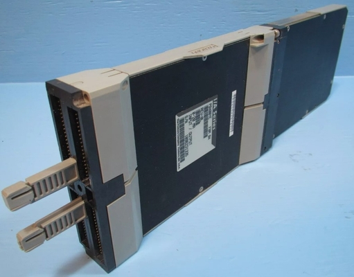 El módulo de interfaz Foxboro P0400YE FBM04 0-20 MA contiene cuatro canales de entrada analógicos y cuatro canales de salida