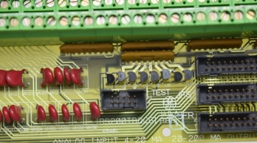 DS200TBQCG1A GE RST Modulo de terminación de entrada y salida analógico eléctrico