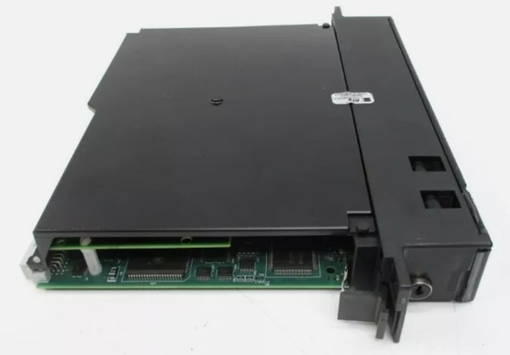IC697CPX935 GE CPU de ranura única con tres puertos de serie Unidad de procesamiento central de punto flotante de 32 bits