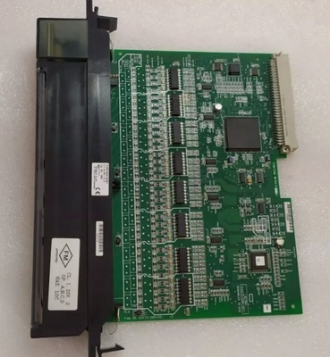 IC697MDL653 GE módulos de entrada discretos de 24 voltios de CC lógica positiva / negativa de 32 puntos