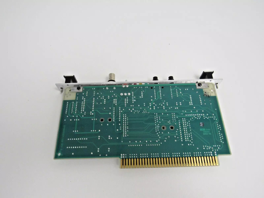Honeywell 51305508-200 PLCs / Control de la máquina XLCNE2 MM CE CERT MEDIUM DIST1