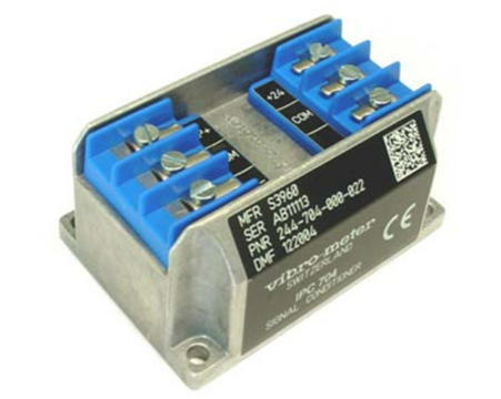 IPC704 244-704-000-042 A1-B03-C100-D100-E5-F2000-G0-H0-I0 Condicionador de señal de carga piezoeléctrica para la medición de la velocidad de vibración de la carcasa del rodamiento