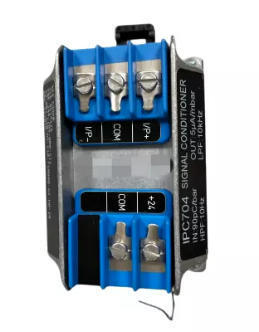 IPC704 244-704-000-042 A1-B03-C100-D100-E5-F2000-G0-H0-I0 Condicionador de señal de carga piezoeléctrica para la medición de la velocidad de vibración de la carcasa del rodamiento