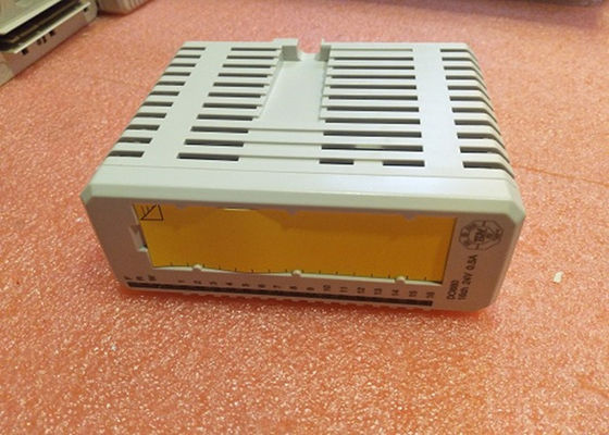 El módulo de salida de DO890 ABB S800 Digitaces 4 CH aisló los recambios 3BSC690074R1 del PLC del interfaz de la seguridad