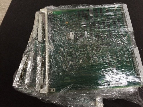 Recambios 3BUR001661R1 del PLC del módulo del tablero de suplemento de autobús de la entrada-salida de DSBC176 ABB S100