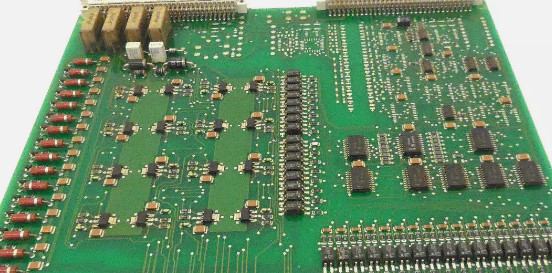ABB 8IAB03 GJR2392500R1210 Módulo de salida Binario de 16 canales con 1 DO para 24 V, 100 mA
