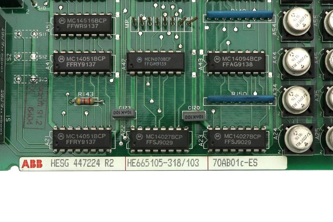 Modulo de control de salida digital ABB 70AB01C-ES HESG 447224 R2 Compacto 16*16*12cm