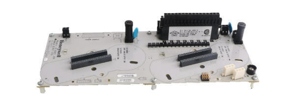 DC-TUIO31 Componente del terminal general de E/S de Honeywell (IOTA) 24Vdc 110mA Módulo IOTA no redundante