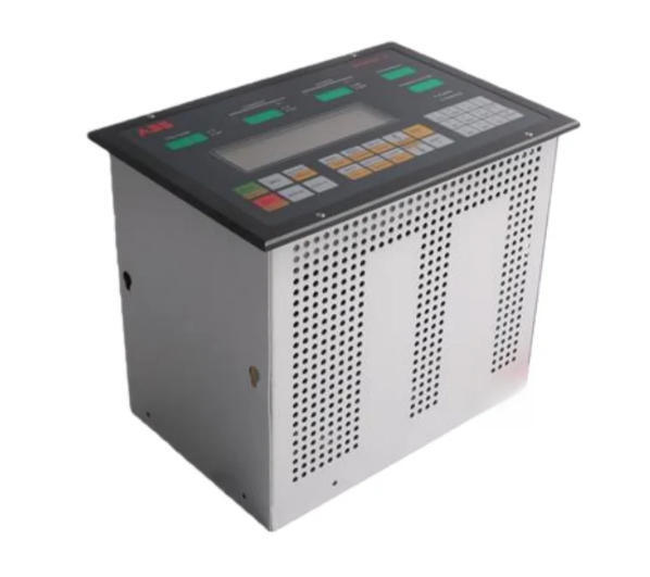 CMA120 3DDE300400 ABB Unidad de panel de control básico con interruptor deslizante de 3 posiciones 8 entradas digitales y 4 entradas analógicas
