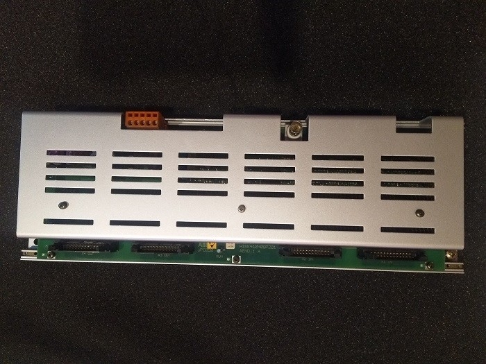 UPC090AE01 ABB ENCIMA de los recambios HIEE300661R0001 del PLC del tablero del interfaz del circuito de la CA de C090 AE01 DC